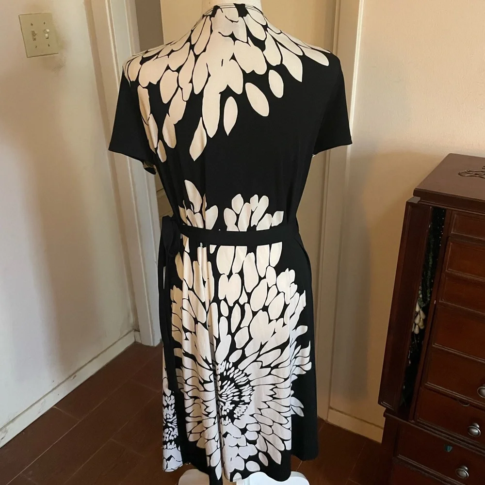 Scarlett floral Wrap Dress black white short sleeve sz 14 spandex V neck stretch - Picture 6 of 13